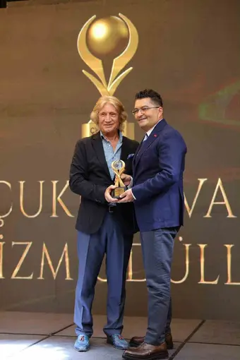 "Yılın Turizm Yöneticisi" ödülü İl Kültür ve Turizm Müdürü Duru’ya verildi
