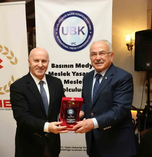 "Yılın Vizyoner Devlet Adamı ve Yerel Yönetici Onur Ödülü" Başkan Güler’in
