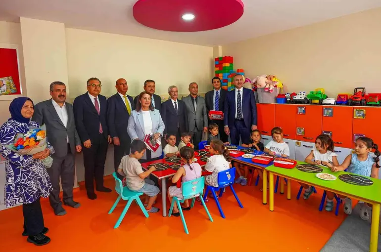 Yılmaz ve Milletvekili Gül öğrencilerle bir araya geldi
