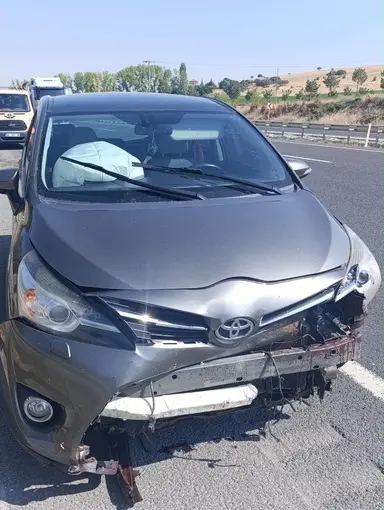 Yola aniden çıkan koyun kazaya sebep oldu, 1 yaralı
