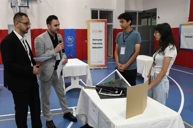 Yozgat’ta Deneyap atölyelerinde gençler projelerini tanıttı
