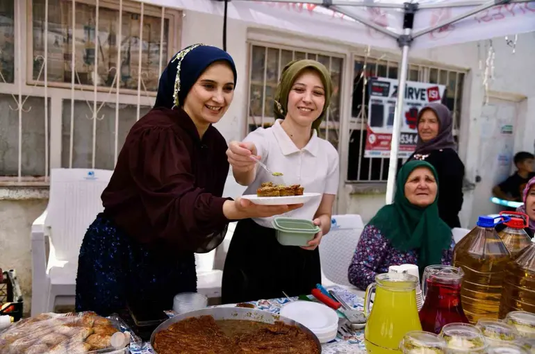 Yuntdağı Fıstığı’na coşkulu hasat şenliği

