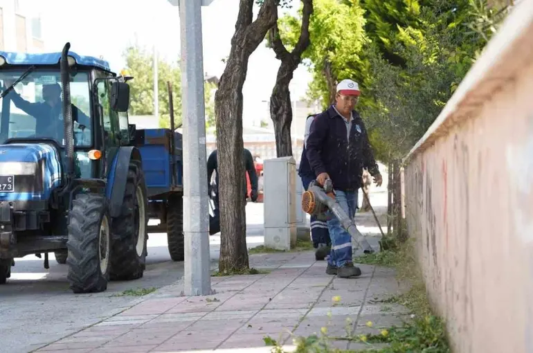 Yunusemre’de yaz mesaisi başladı
