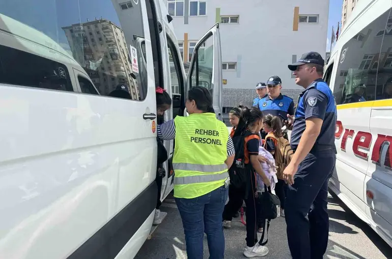 Zabıtadan okul servislerine denetim
