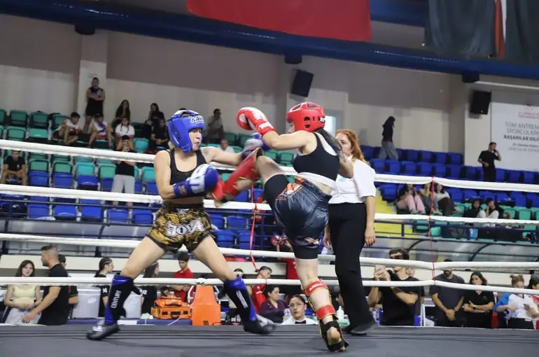 Zaferin topraklarında kick boks heyecanı
