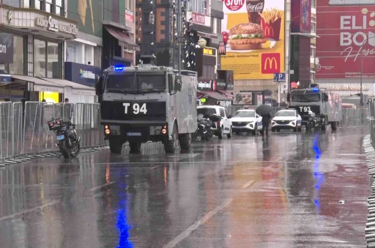 1 Mayıs kutlamalarının merkezi Kadıköy’de yoğun güvenlik önlemi
