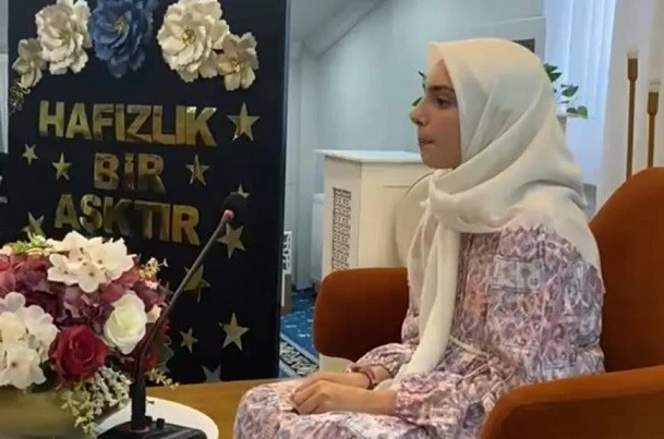 1 yılda hafız oldu, 30 cüzü bir günde ezberden okuyarak hatim etti