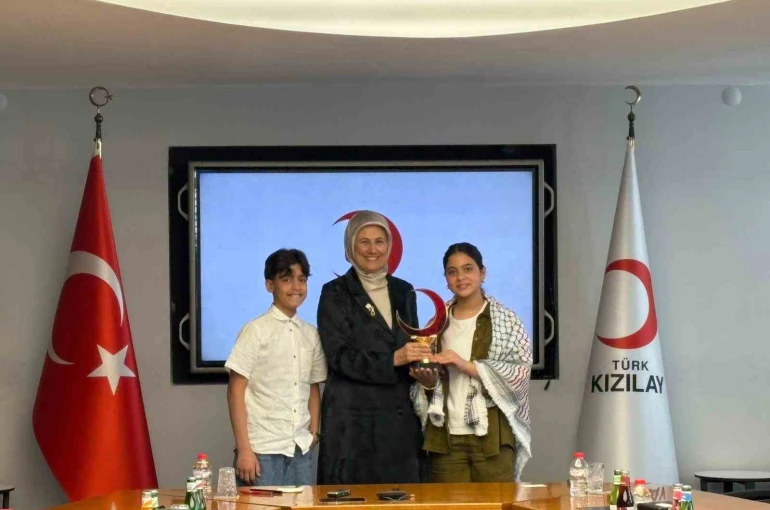 12 yaşındaki Gazzeli Renad: "Bir devlet yanımızda durdu, onlara çok müteşekkiriz"