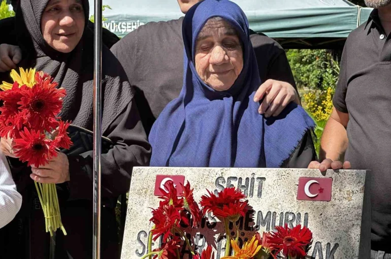 15 Temmuz şehidi, 10’uncu yıl dönümünde mezarı başında anıldı