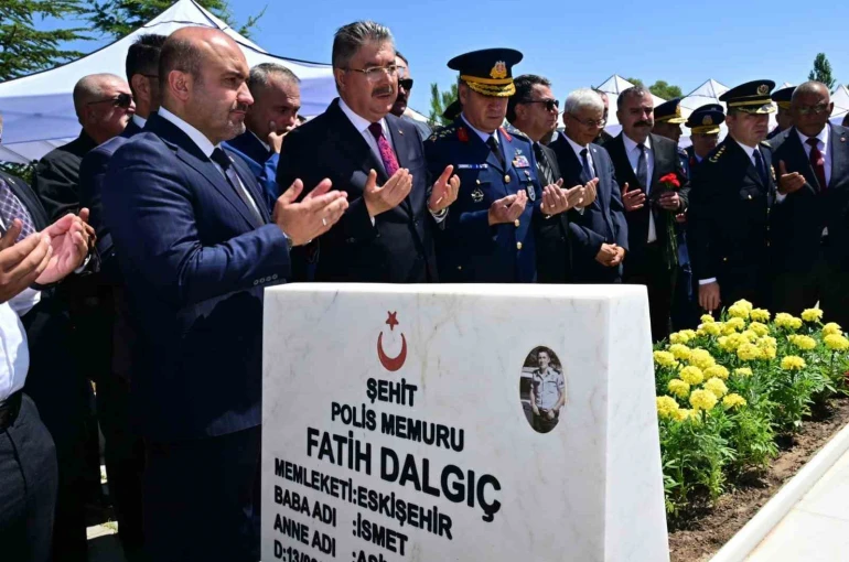 15 Temmuz Şehidi Fatih Dalgıç kabri başında dualarla anıldı