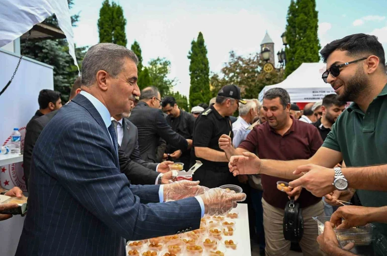 15 Temmuz Şehitleri Lalapaşa Camii’nde dualarla anıldı