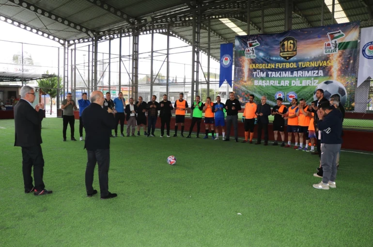 16. Kardelen Çiçeği Futbol Turnuvası "Özgür Gazze" temasıyla başladı