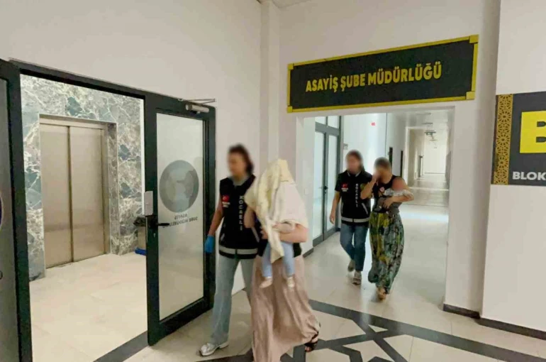 1,6 milyon liralık hırsızlığın şüphelisi kadınlar adliyeye bebekleriyle sevk edildi
