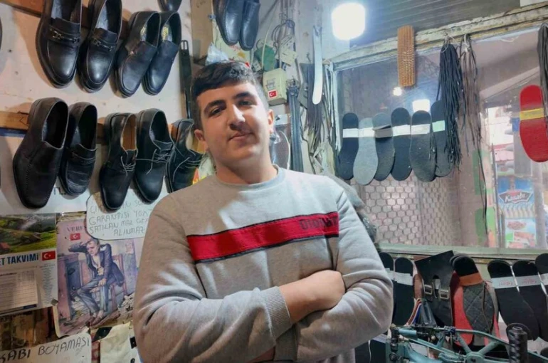 16 yaşında dükkanı devraldı, 3 buçuk metrekarede dede mesleğini sürdürüyor 