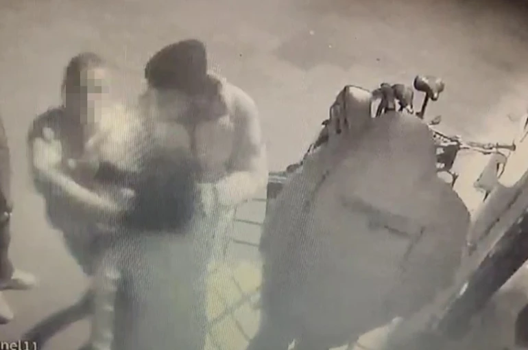 16 yaşındaki çocuk gündüz tartıştığı arkadaşının babası tarafından akşam darp edildi