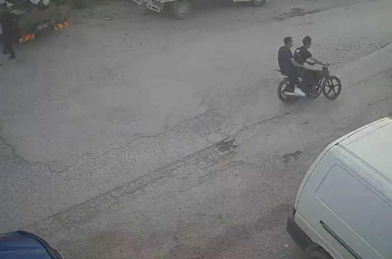 16 yaşındaki sürücü kazada yaralandı
