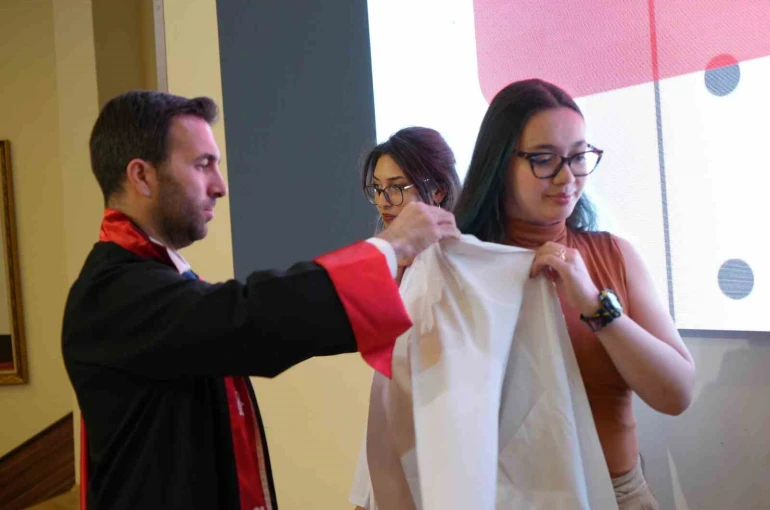 160 veteriner hekim adayı beyaz önlüklerini giydi