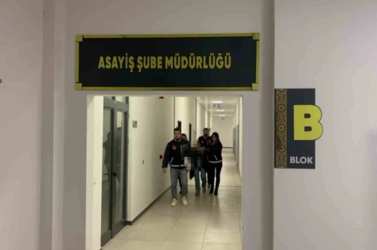 19 yıl önce doğurduğu bebeğini çöpe atmıştı: Mahkemede "Hatırlamıyorum" diyerek ağladı