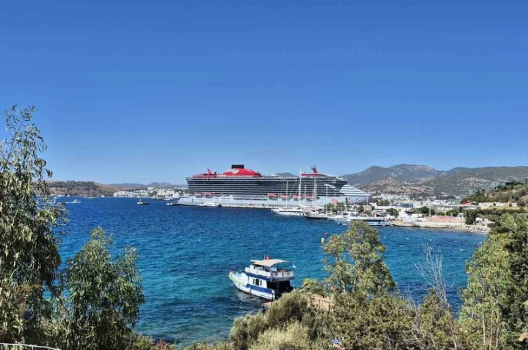 2 bin 521 yolcuyla Bodrum’a geldi