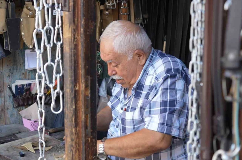 2 metrekarelik dükkanında üretiyor, 81 ile gönderiyor
