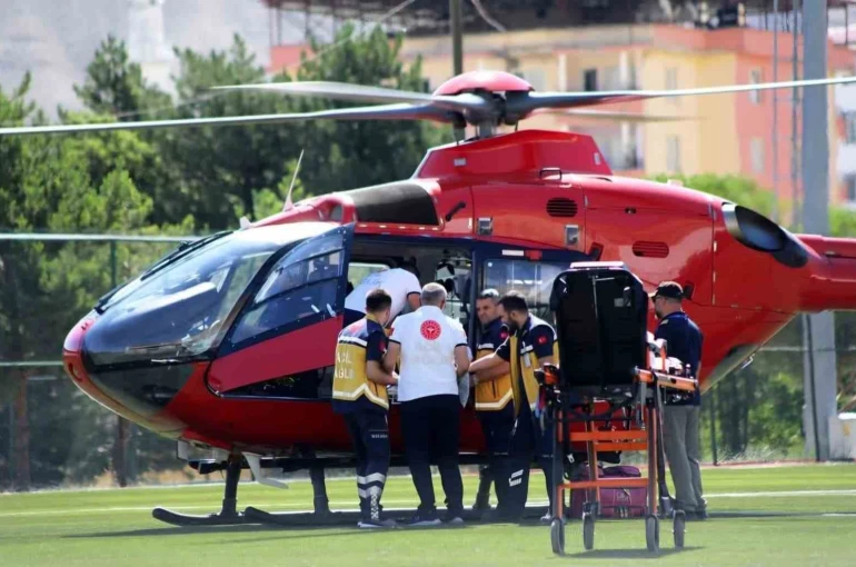 22 yaşındaki genç hava ambulansıyla Malatya’ya sevk edildi