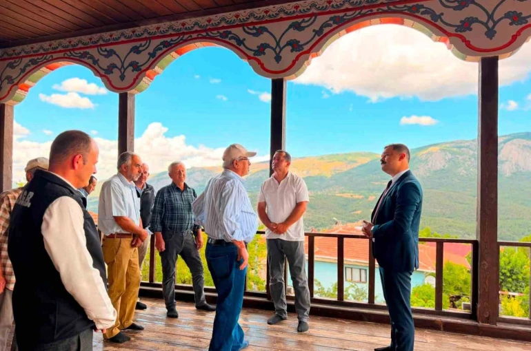 250 yıllık Çivisiz Cami’de inceleme