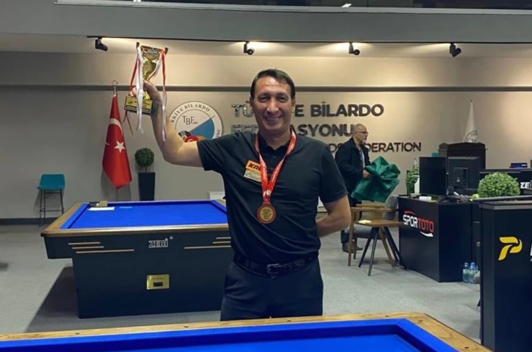 3 bant bilardo Türkiye şampiyonu Köseoğlu oldu