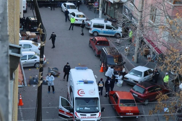 3 kişiyi öldüren cinayet zanlısı hakim karşısında