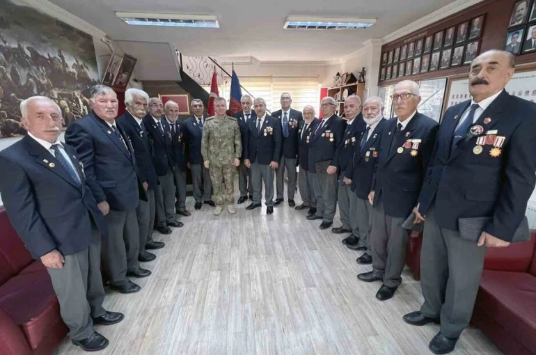 3. Ordu Komutanı Korgeneral Altuğ’dan Muharip Gaziler Derneği’ne ziyaret