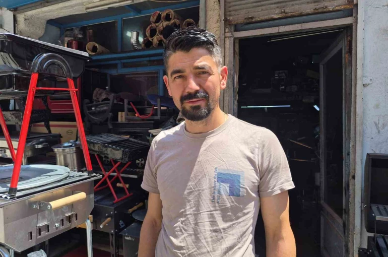 30 yıldır soba, mangal ve barbekü üretimi yapıyor