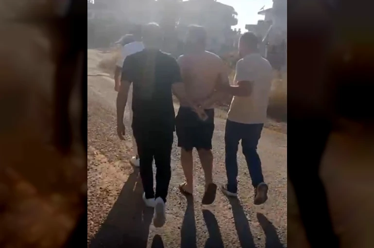 31 yıl hapis cezasıyla aranan hükümlü yakalandı, komşusuna "Ufak bir cezam var, eve göz kulak ol" dedi