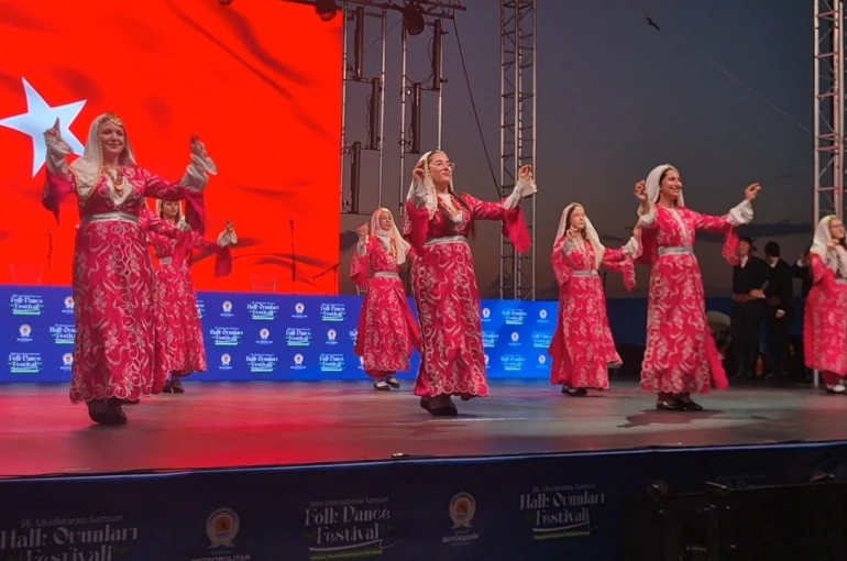 36. Uluslararası Samsun Halk Oyunları Festivali final gösterisiyle sona erdi