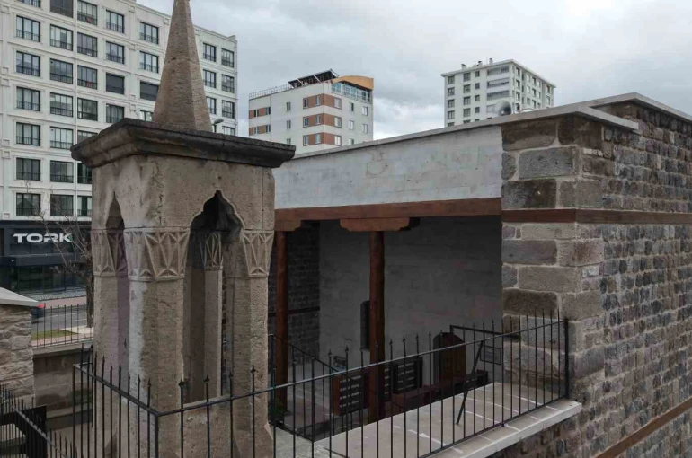 4 asırlık camide ilk teravih heyecanı