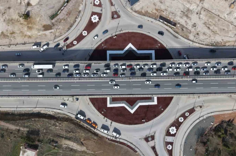 43 ilin geçiş noktasının bayram bilançosu belli oldu: 1 milyon 274 bin araç geçti, ölümlü kaza yaşanmadı