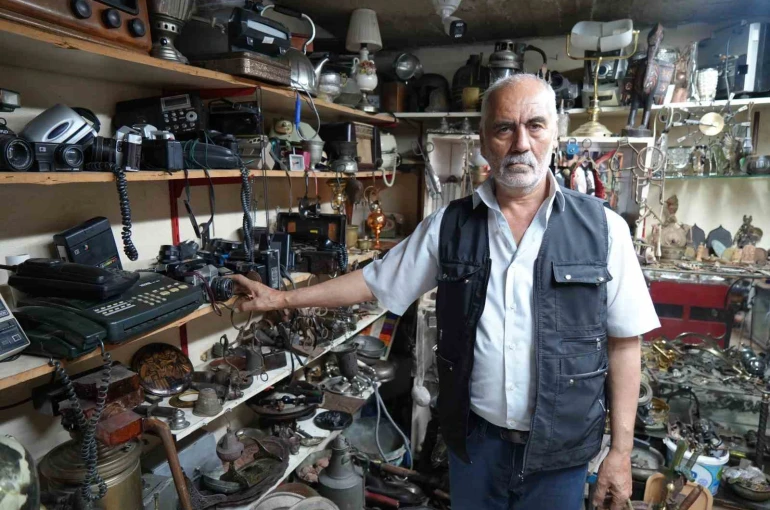 45 yıllık antikacı, sahte ürünlere dikkat çekti