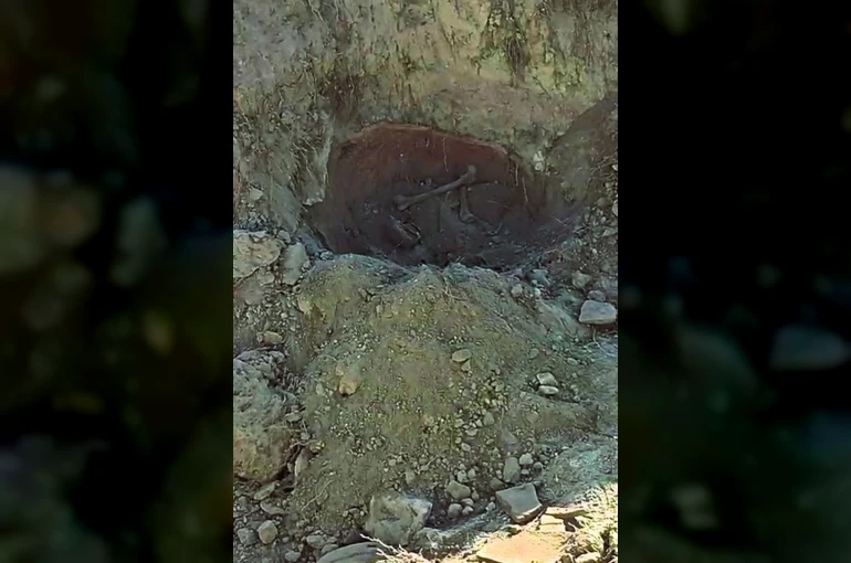 5 toprak küpün içerisinde insana ait kemik parçaları bulundu