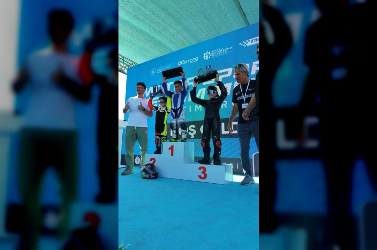5 yaşındaki sporcu Türkiye Süpermoto Şampiyonası’nda şampiyonluğa ulaştı