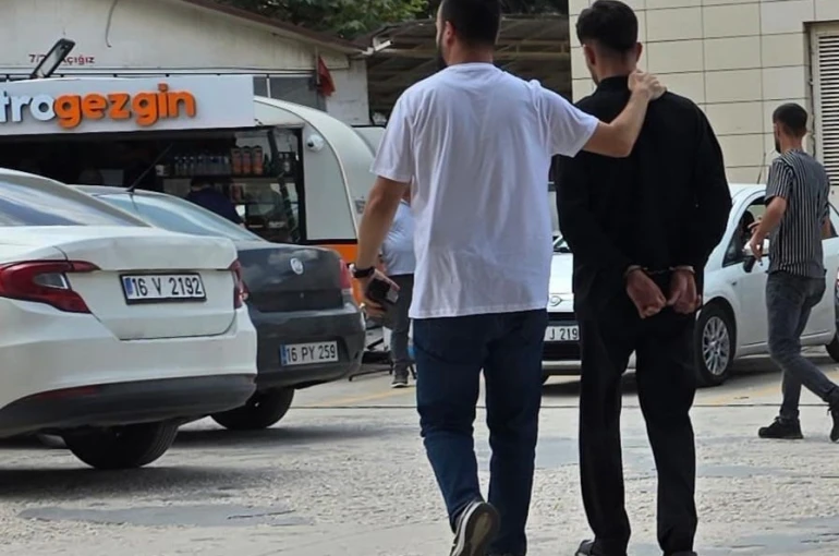 50 kilometre kaçan araçtan 20 bin adet uyuşturucu hap çıktı