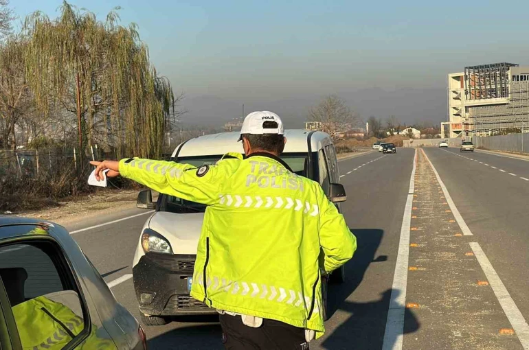 506’sı hızdan bin 496 araç sürücüsüne ceza yazıldı
