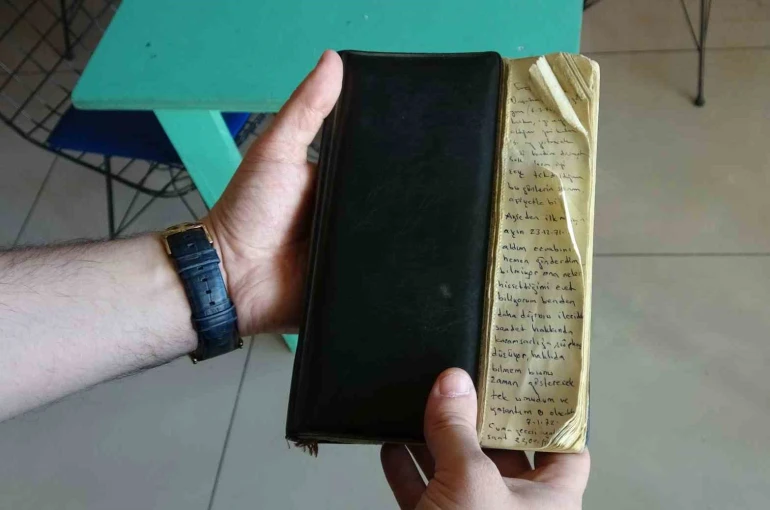 55 yıllık asker hatıra defteri, bir aşkı, ayrılığı ve dönemin izlerini gün yüzüne çıkardı