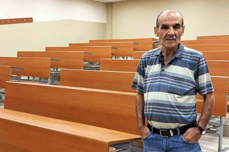 60 yaşında üniversiteli oldu, gençlere örnek oldu