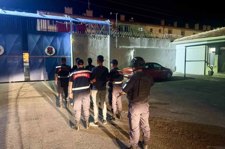 600 bin liralık güneş paneli çalan 3 kişi tutuklandı