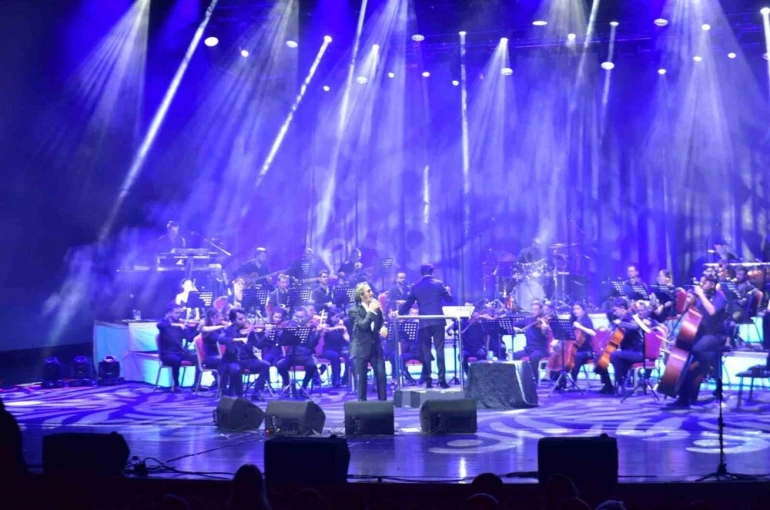 63. Uluslararası Bursa Festivali’nde Fettah Can rüzgarı