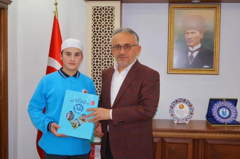 7 ayda hafızlık eğitimini tamamladı