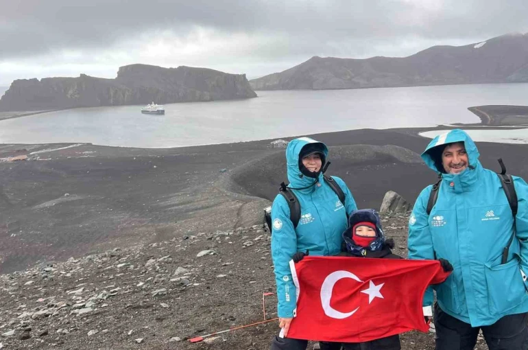 7 yaşındaki Pars, Güney Kutbu’nda Türk bayrağı açtı