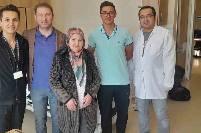 7 yıldır yürüyemeyen hasta, 9 günde sağlığına kavuştu