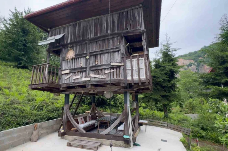 70 yıllık tarihi serender öğretmen çiftin elinde yeniden hayat buldu