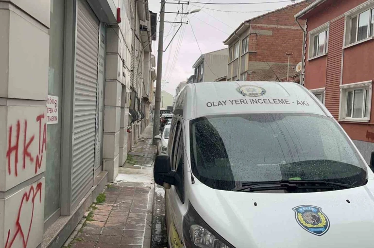 7’nci kattan atlayan adamın evinden eşinin cesedi çıktı