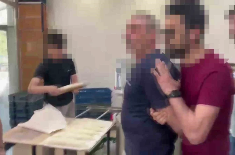 8 ayrı suçtan aranan ve 24 yıl hapis cezası bulunan firari ekmek fırınında yakalandı