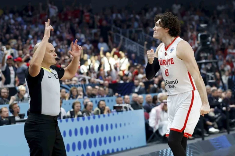 A Milli Erkek Basketbol Takımı, Avrupa ikincisi oldu
